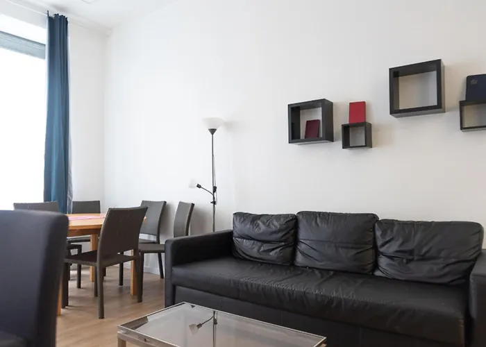 Comfortable 49 M In The Heart Of Paris