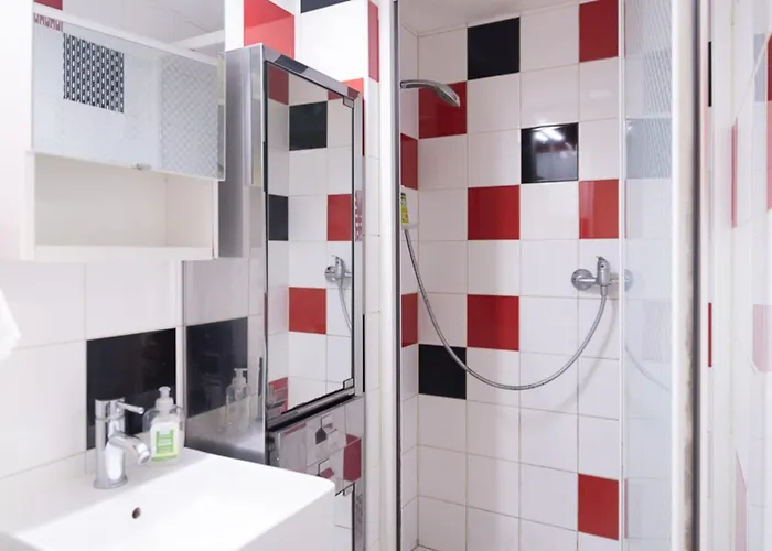 Comfortable 49 M In The Heart Of * Paris